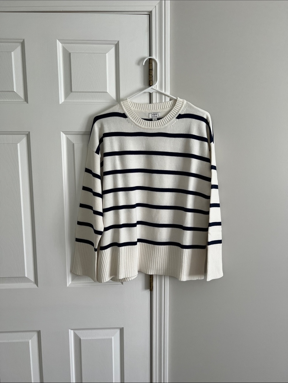 NWT J. Crew Factory Women’s Wide Hem Sweater (Size M)
